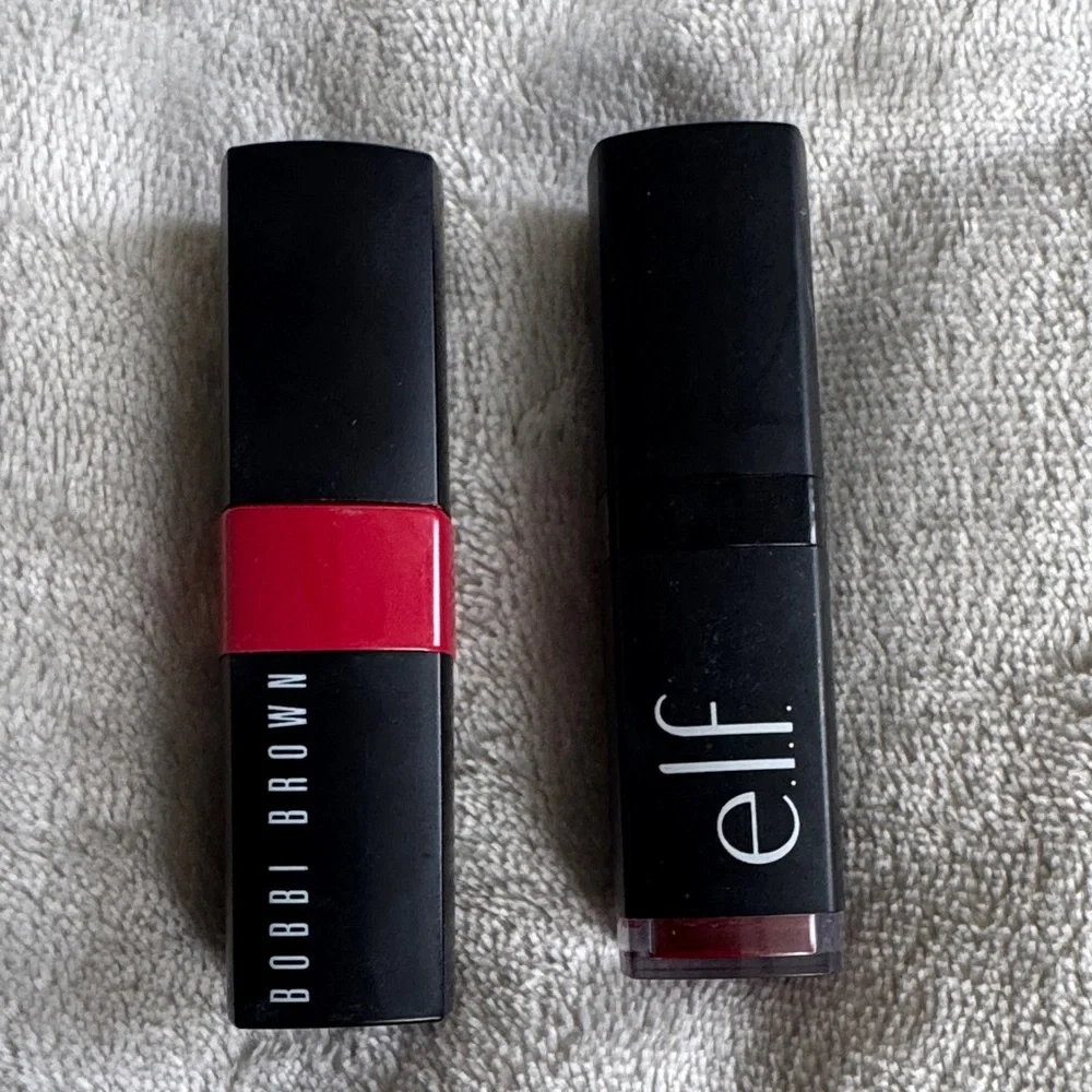 ⚠️Vibrant Red Lipstick⚠️